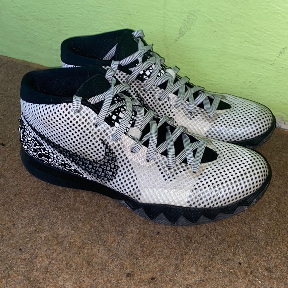 Kyrie 1 "BHM"